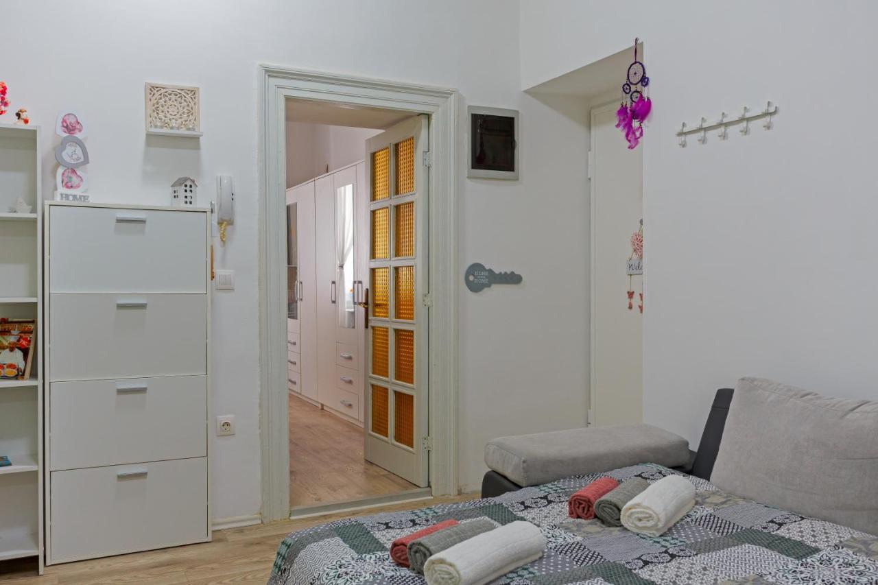 Rich Apartment Pola Esterno foto