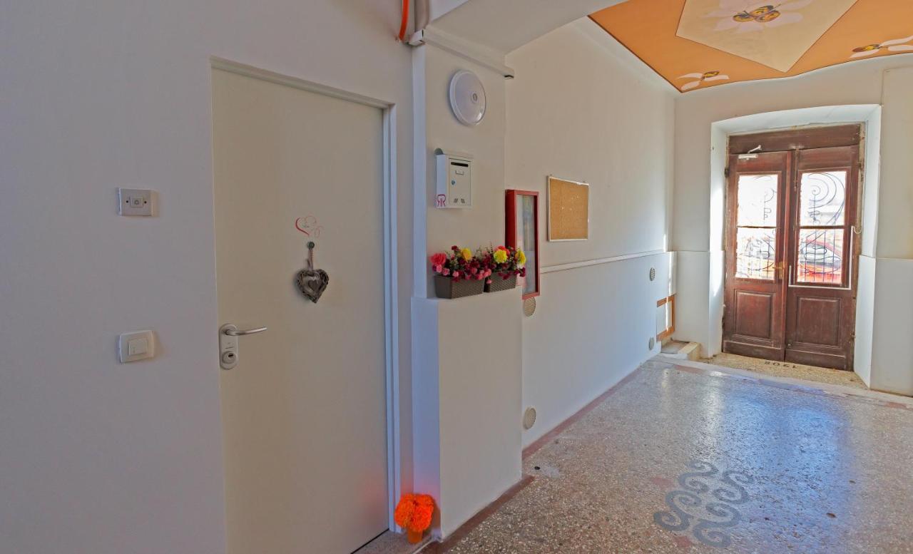 Rich Apartment Pola Esterno foto